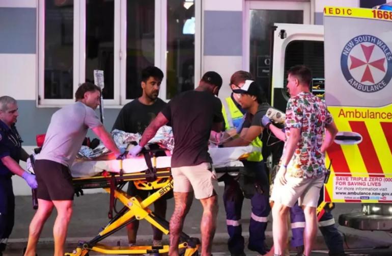 Αυστραλία: Σοκ από την τρομοκρατική επίθεση σε παραλία, στόχος η εβραϊκή κοινότητα – 12 οι νεκροί, βρέθηκε και βαν με εκρηκτικά