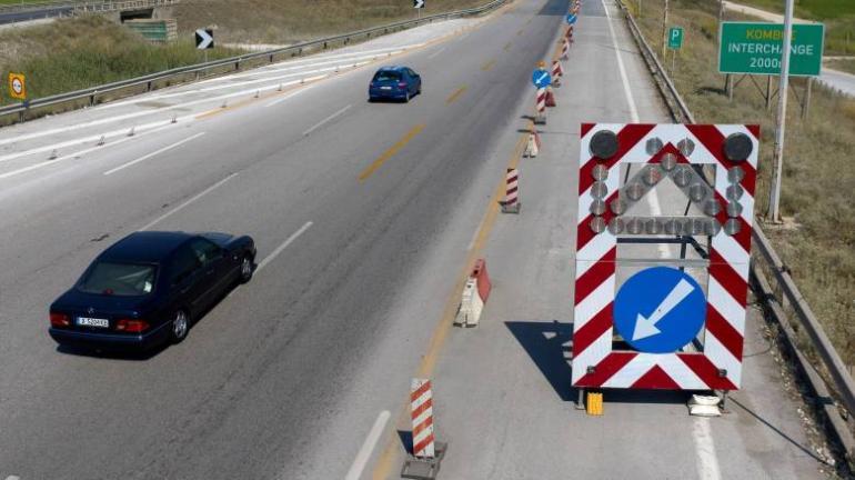 ΠΚΜ: Εργασίες συντήρησης οδοφωτισμού σήμερα στη Παλιά Εθνική Οδό Θεσσαλονίκης - Καβάλας