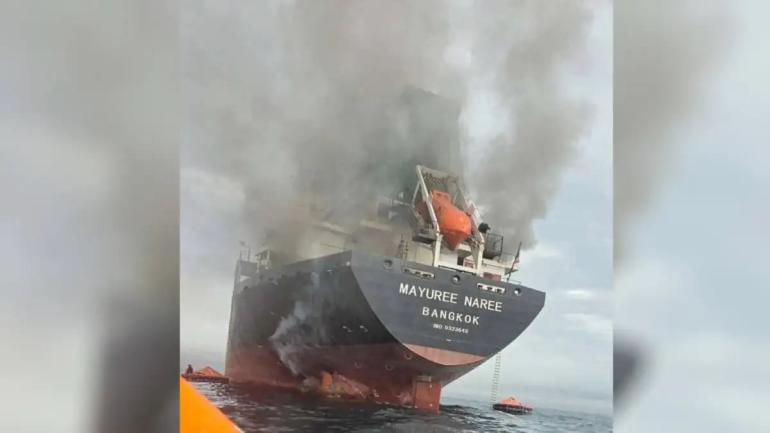 Στενά του Ορμούζ: Ελληνόκτητο το ένα από τα τρία εμπορικά πλοία που χτυπήθηκαν