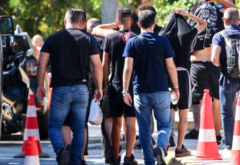 Καλλιθέα: Η μητέρα του 15χρονου τον αναζητούσε στα νοσοκομεία - Στον εισαγγελέα οι συλληφθέντες