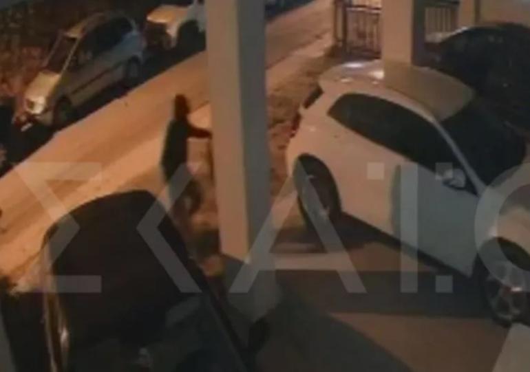 Εμπρηστική επίθεση στη Θεσσαλονίκη: Bίντεο από τη στιγμή που ο δράστης αφήνει τον εκρηκτικό μηχανισμό στο σπίτι του Σάββα Αναστασιάδη