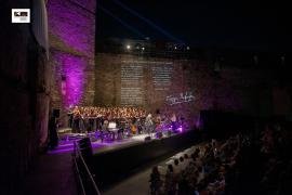 Το Φεστιβάλ Επταπυργίου έσβησε τα φώτα του, για φέτος, αλλά άφησε αναμμένη τη φλόγα ενός ακόμη καλοκαιριού γεμάτου τέχνη, συγκίνηση και ανθρώπινες συναντήσεις