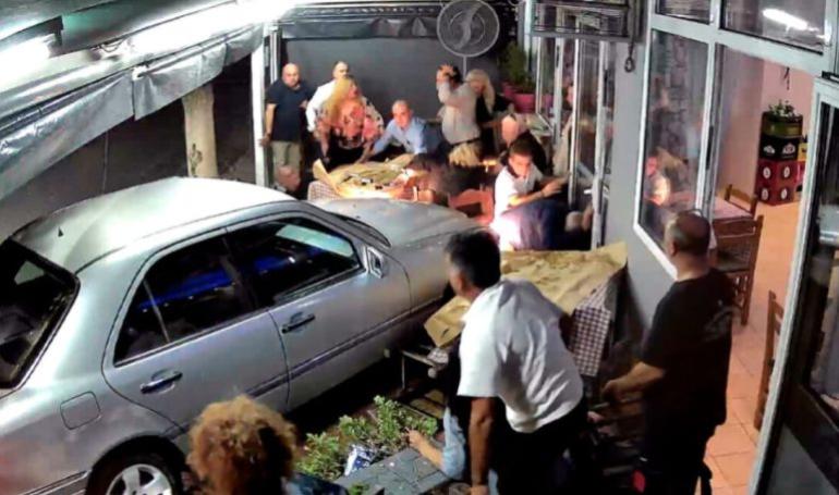 Θεσσαλονίκη: «Αν δεν υπήρχαν οι ζαρντινιέρες, οι ρόδες θα περνούσαν από πάνω μου», λέει τραυματίας από την είσβολή ΙΧ σε ουζερί