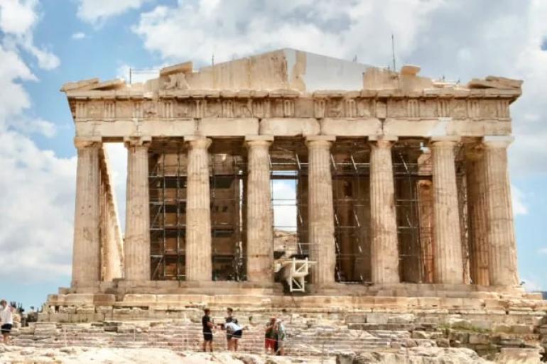 ΦΩΤΟ-Ιστορική στιγμή: Το δυτικό αέτωμα του Παρθενώνα συμπληρώθηκε μετά από 220 χρόνια