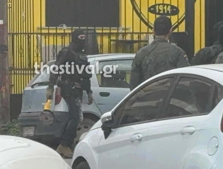 Θεσσαλονίκη: Προσήχθη ηγετικό στέλεχος του Super 3 μετά την έφοδο της ΕΛ.ΑΣ. – Συνεχίζονται οι έρευνες