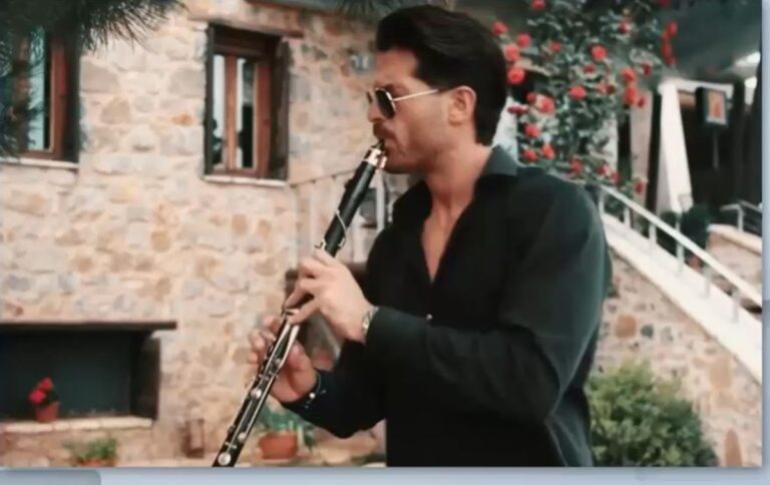 Έχασε δύο δάχτυλα από κροτίδα που εξερράγη στο χέρι του ο δεξιοτέχνης του κλαρίνου Άρης Μουγκοπέτρος – Δικογραφία σε βάρος του