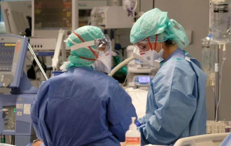 Κορωνοϊός: Ο ΠΟΥ αναβάθμισε την απειλή από την υποπαραλλαγή Pirola – Πολλά τα κρούσματα και στην Ελλάδα