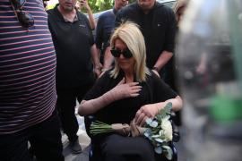 ΒΙΝΤΕΟ-Κοζάνη: Βουβός πόνος στην κηδεία της Βάγιας Νέστορα - Παρούσα η κόρη της Αφροδίτη - Ο συγκλονιστικός επικήδειος του αδερφού της