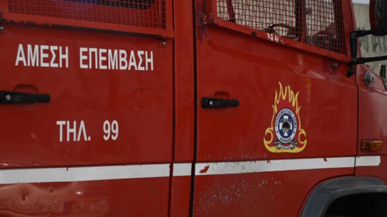 Θεσσαλονίκη: Πυρκαγιά σε υπόγειο στην Πολίχνη - Επί τόπου η Πυροσβεστική