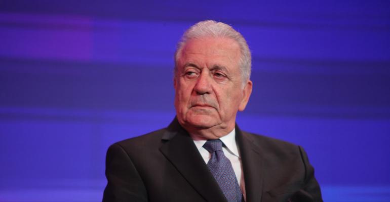 Αβραμόπουλος για το ένταλμα σύλληψης των Βέλγων: Απολύτως αβάσιμο ζήτημα, δεν θα κάνω χρήση της ασυλίας, ζητώ πλήρη δικαστική έρευνα