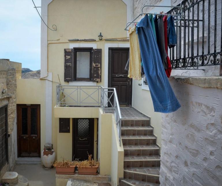 Έγκλημα στη Σύρο: Εντολή εισαγγελέα να συλληφθεί και η σύζυγος του 41χρονου που σκότωσε τη διασώστρια του ΕΚΑΒ