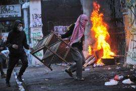 Ινδονησία: Είκοσι άνθρωποι αγνοούνται μετά τις διαδηλώσεις και την καταστολή