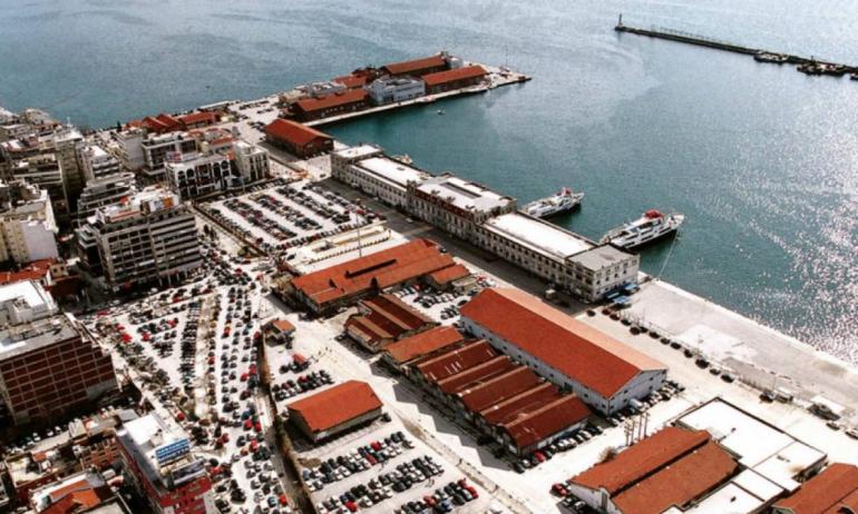 Εργάτης καταπλακώθηκε από εμπορευματοκιβώτιο στο λιμάνι της Θεσσαλονίκης