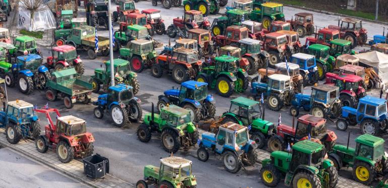 Χριστούγεννα στα μπλόκα για τους αγρότες με ανοιχτούς δρόμους – Νέα σύσκεψη σήμερα στη Νίκαια Λάρισας