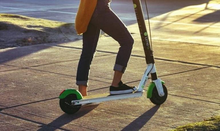 Θεσσαλονίκη: 13χρονος απείλησε με μαχαίρι για ενοικιαζόμενο ηλεκτρικό πατίνι