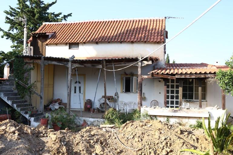 Μαραθώνας: Η 68χρονη έδειξε το σημείο που έθαψε τη μητέρα της αλλά παραμένει άφαντη – “Δεν ήξερα τίποτα”, επιμένει ο γιος της