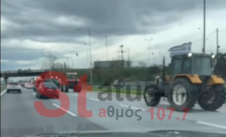Τρακτέρ συγκεντρώνονται στην Ανατολική Θεσσαλονίκη (video)