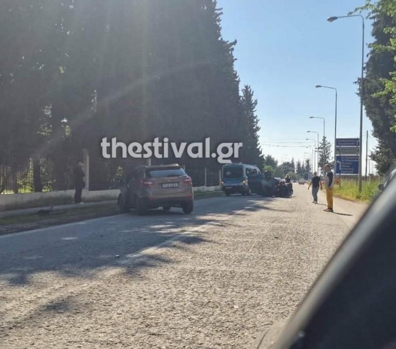 Θεσσαλονίκη: Τροχαίο με ανατροπή οχήματος στη Γεωργικής Σχολής – Μία τραυματίας