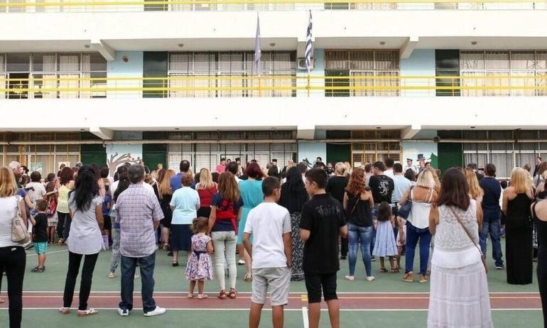 Σάλος σε σχολεία της Χίου - Καθηγητής αυνανιζόταν μπροστά σε συναδέλφους του