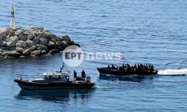 Αυξάνονται οι ροές: Περισσότεροι από 500 μετανάστες στην Κρήτη σε ένα 24ωρο – 566 παραμένουν εγκλωβισμένοι στην Αγυιά Χανίων