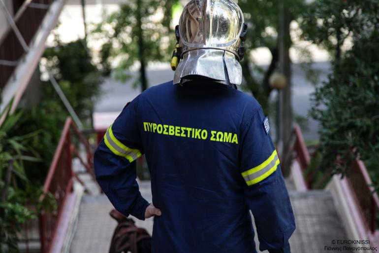 Φωτιά στα Πιέρια: Τραυματίστηκε εθελοντής πυροσβέστης