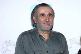 Λαζόπουλος κατά Αυτιά: Πόσα χιλιόμετρα γλείψιμο έχει κάνει η γλώσσα του για να γίνει ευρωβουλευτής