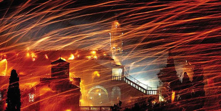 Χίος: Εντυπωσίασε και φέτος ο ρουκετοπόλεμος στον Βροντάδο (VIDEO)