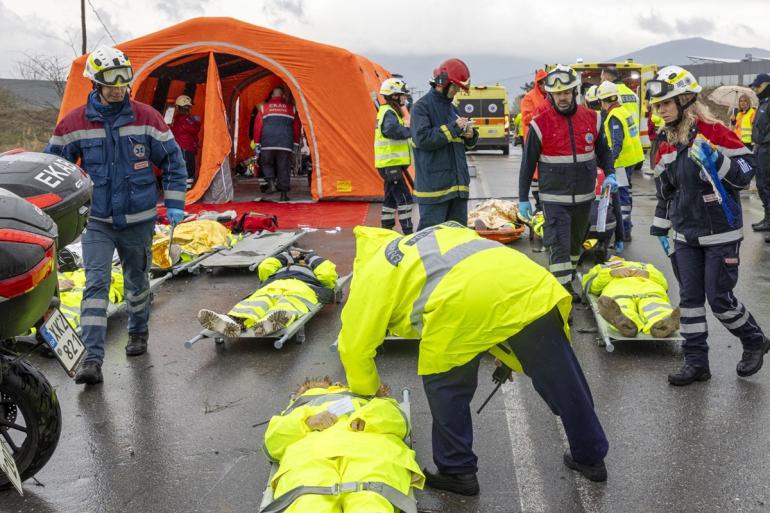 Άσκηση στο αεροδρόμιο “Μακεδονία”: Ατύχημα αεροσκάφους εκτός αεροδρόμιου