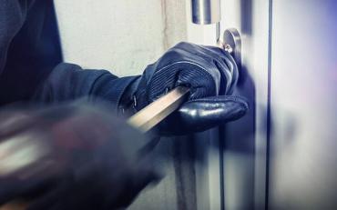 ΗΧΗΤΙΚΟ-Καταγγελία κατοίκου Χαλκιδικής στον Status 107,7- «Έχουν ρημάξει τα σπίτια μας-Κόβουν τις περιφράξεις, σηκώνουν ηλεκτρικές συσκευές- Η αστυνομία μας λέει να κάνουμε μηνύσεις, δίνοντας 100€»