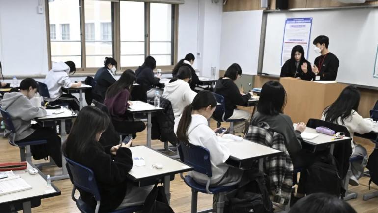 Ν. Κορέα: Πανεπιστήμια απορρίπτουν υποψήφιους με βίαιο παρελθόν