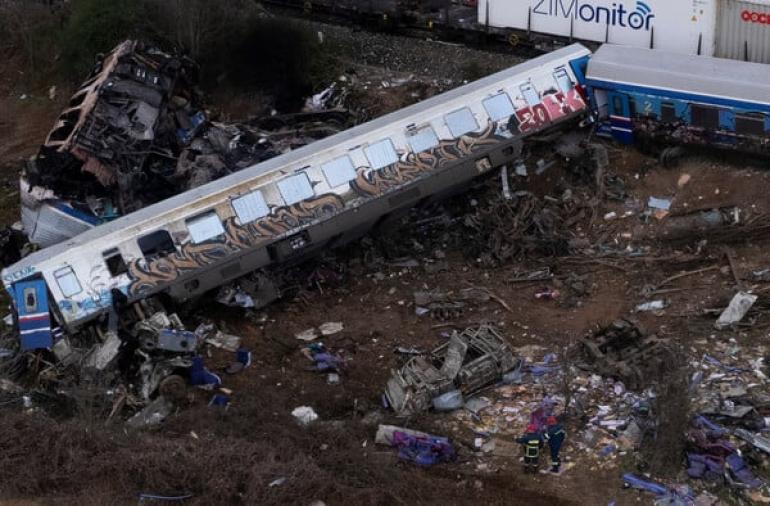 Τέμπη: Μήνυση του συλλόγου πληγέντων για την απομάκρυνση των βαγονιών