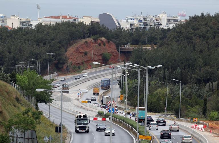 Θεσσαλονίκη: Καραμπόλα οχημάτων στον Περιφερειακό - Προβλήματα στην κυκλοφορία