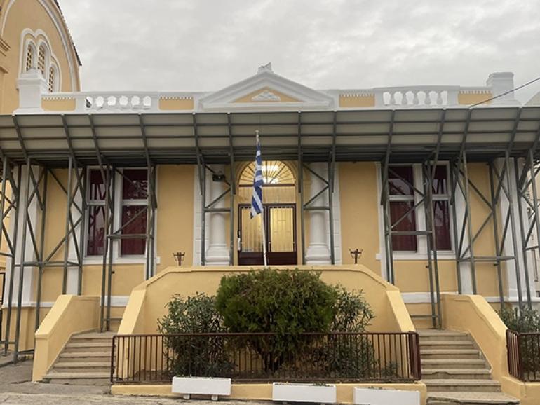Αλεξανδρούπολη: Ξεκόλλησε η πρόσφατα τοποθετημένη ψευδοροφή του 3ου Δημοτικού