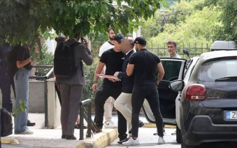 Προφυλακίστηκαν οι δύο κατηγορούμενοι γιατροί για τον θάνατο του Γιώργου Μαζωνάκη - Τι είπαν στις απολογίες τους