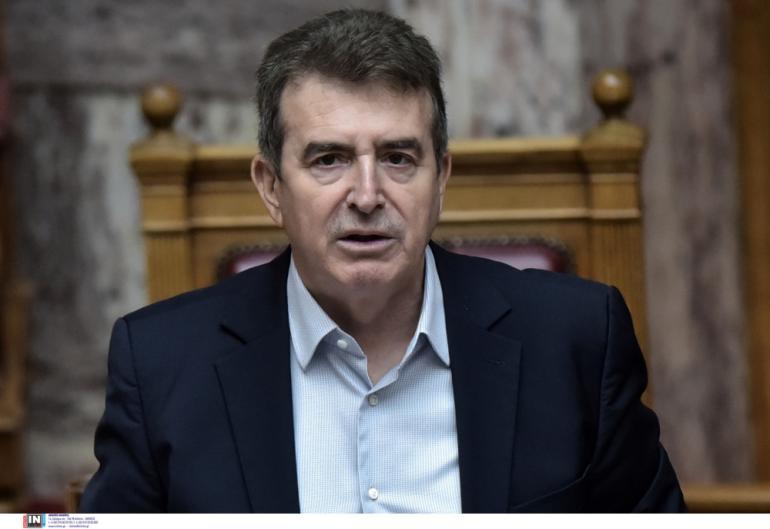 Χρυσοχοΐδης: Στον Άγνωστο Στρατιώτη δεν πρέπει να γίνονται δραστηριότητες που τον προσβάλουν - Δεν υπάρχει σε κάθε χώρα ένα μνημείο που όλοι σέβονται;