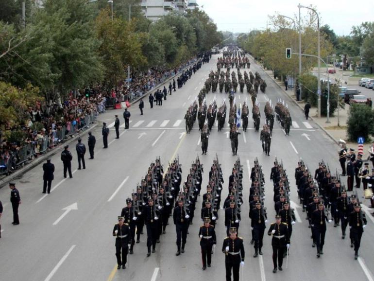 LIVE: Ξεκίνησε η μεγάλη στρατιωτική παρέλαση στη Θεσσαλονίκη για την 28η Οκτωβρίου