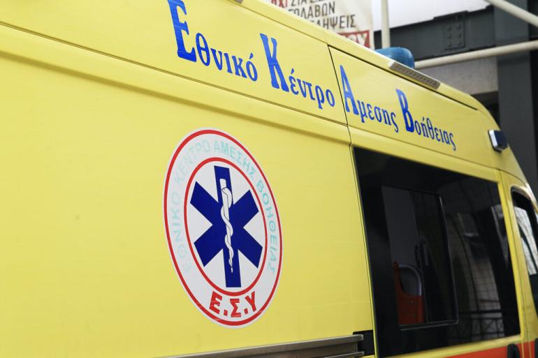 Σύγκρουση δύο Ι.Χ. κοντά στη Γαλάτιστα - Τρεις τραυματίες, ο ένας σοβαρά (ΦΩΤΟ)