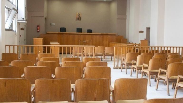 Θεσσαλονίκη: Μήνυσε νεαρούς επειδή την εξύβρισαν όταν διαμαρτυρήθηκε για θόρυβο