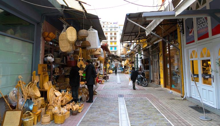 Θεσσαλονίκη: Αποκολλήθηκε τμήμα μπαλκονιού στο κέντρο της Θεσσαλονίκης