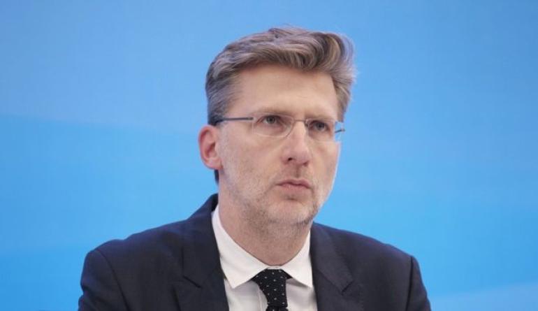 Άκης Σκέρτσος: Πρέπει να κλείσουμε τις τρύπες φοροδιαφυγής – Δεν βάζουμε κανέναν νέο φόρο