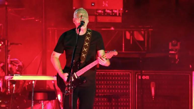 ΒΙΝΤΕΟ-Pink Floyd: Κατέρριψαν ιστορικό ρεκόρ των Beatles με το «Wish you were here» και ο Ντέιβιντ Γκίλμορ το γιορτάζει