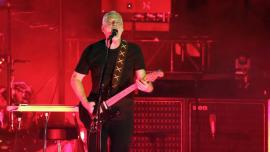 ΒΙΝΤΕΟ-Pink Floyd: Κατέρριψαν ιστορικό ρεκόρ των Beatles με το «Wish you were here» και ο Ντέιβιντ Γκίλμορ το γιορτάζει