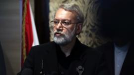 Λαριτζανί: Δεν θα διαπραγματευτούμε με τις ΗΠΑ, ο Τραμπ έκανε το «Πρώτα η Αμερική» σε «Πρώτα το Ισραήλ»