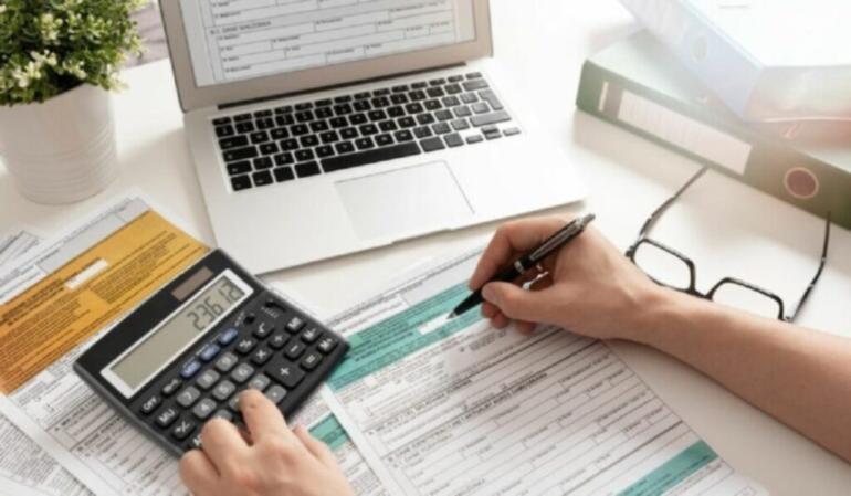 Φορολογικές δηλώσεις 2026: Ανοίγει αύριο η πλατφόρμα της ΑΑΔΕ – Οι νέοι κωδικοί στο Ε1, οι εκπτώσεις και οι παγίδες