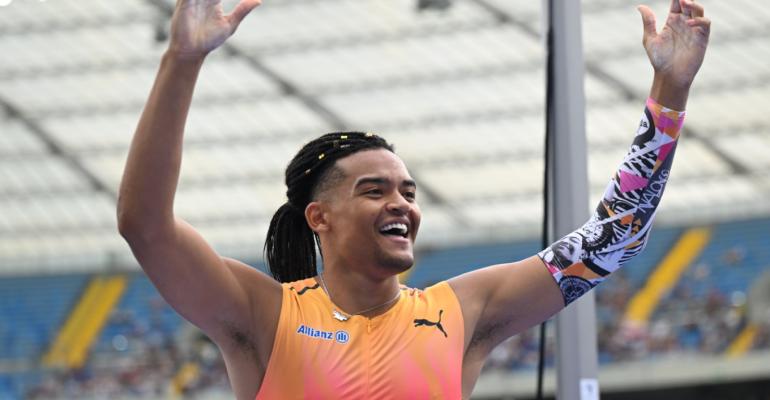 Πανελλήνιο ρεκόρ ο Εμμανουήλ Καραλής... ξεπέρασε τα 6.00μ. στο Diamond League (vid)