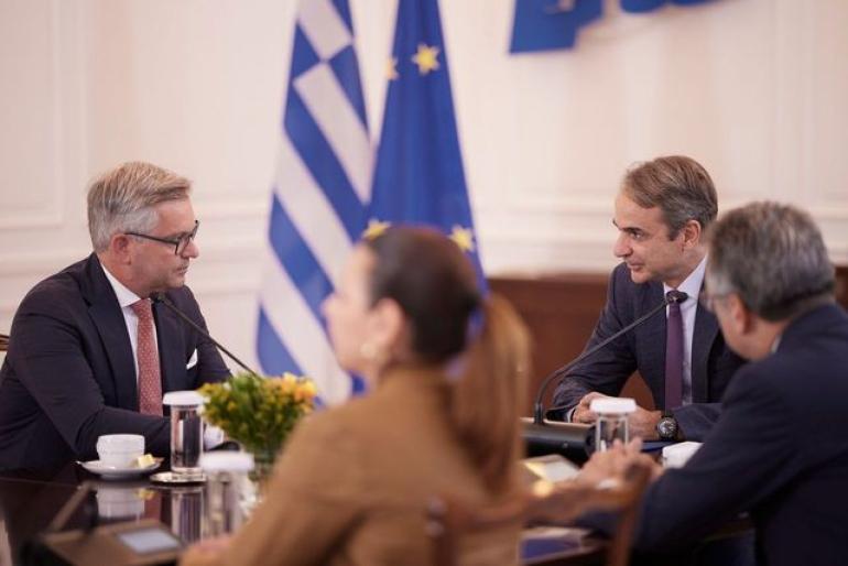 Μητσοτάκης σε Επίτροπο Εσωτερικών Υποθέσεων και Μετανάστευσης: Πρέπει να θέσουμε υπό έλεγχο τη μετανάστευση