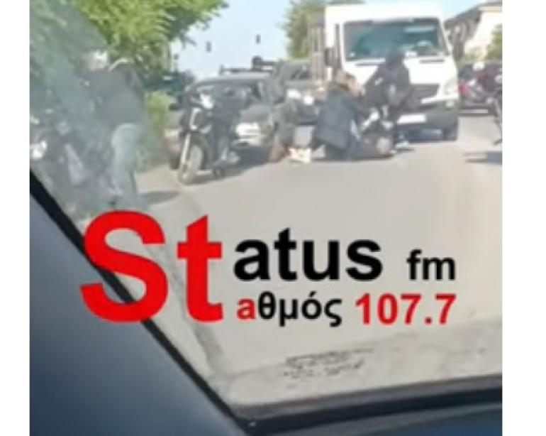 Θεσσαλονίκη: Στα χέρια πιάστηκαν δύο οδηγοί στη μέση του δρόμου στο Ρετζίκι - Δείτε βίντεο